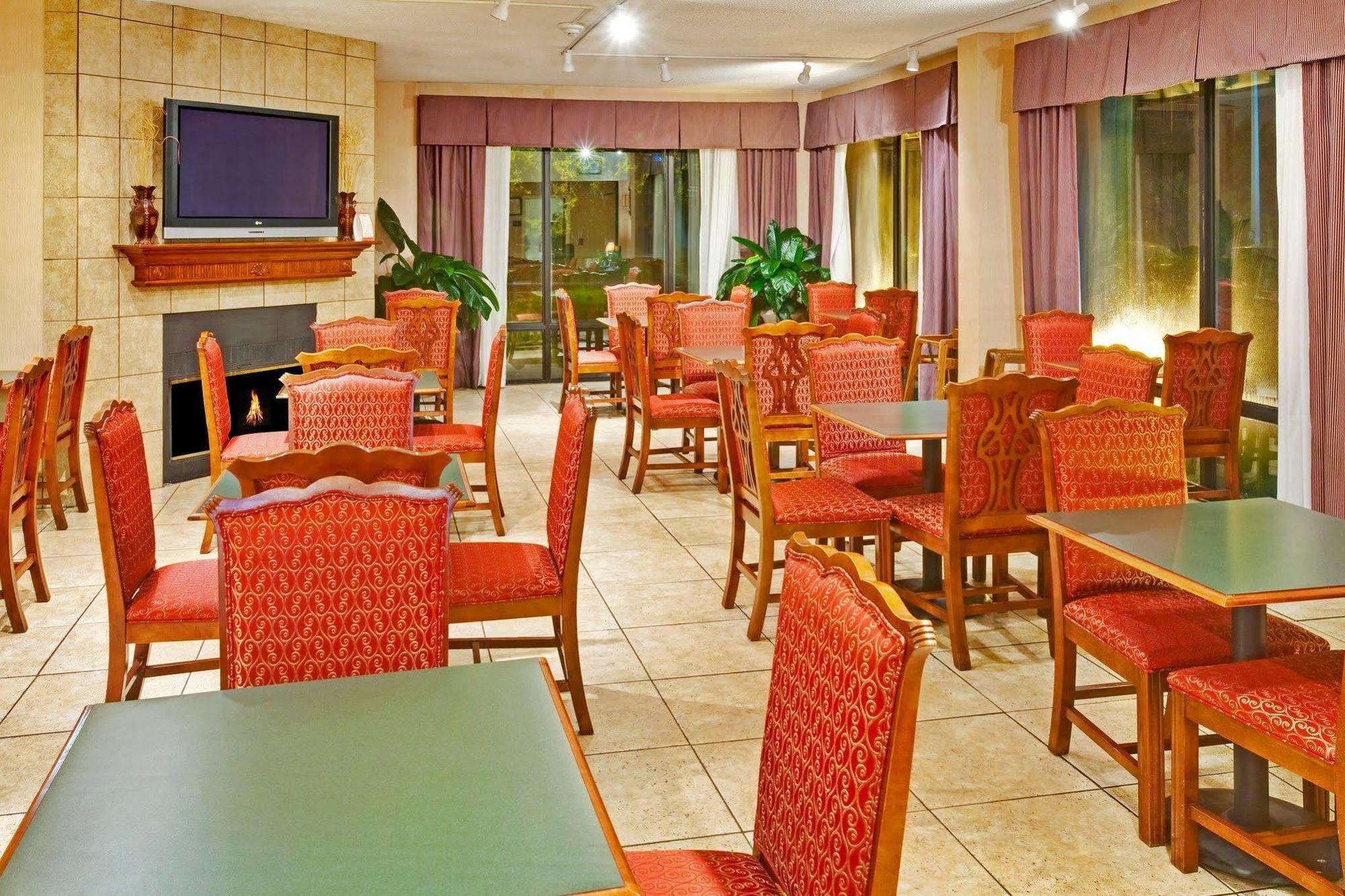 Holiday Inn Express Memphis Medical Center - Midtown By Ihg Exteriér fotografie